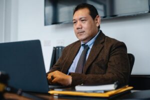 5 avantages et 3 inconvénients du passage des affaires à Internet
