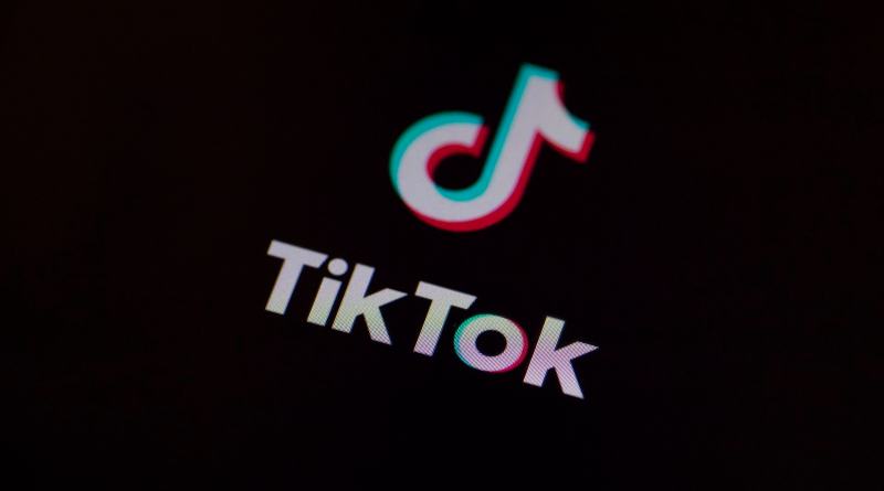 TikTok change l'arrière-plan des vidéos
