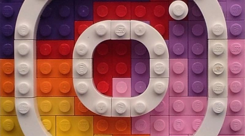 logo instagram lego