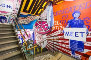Le travail de Paula Scher est célébré dans une nouvelle monographie