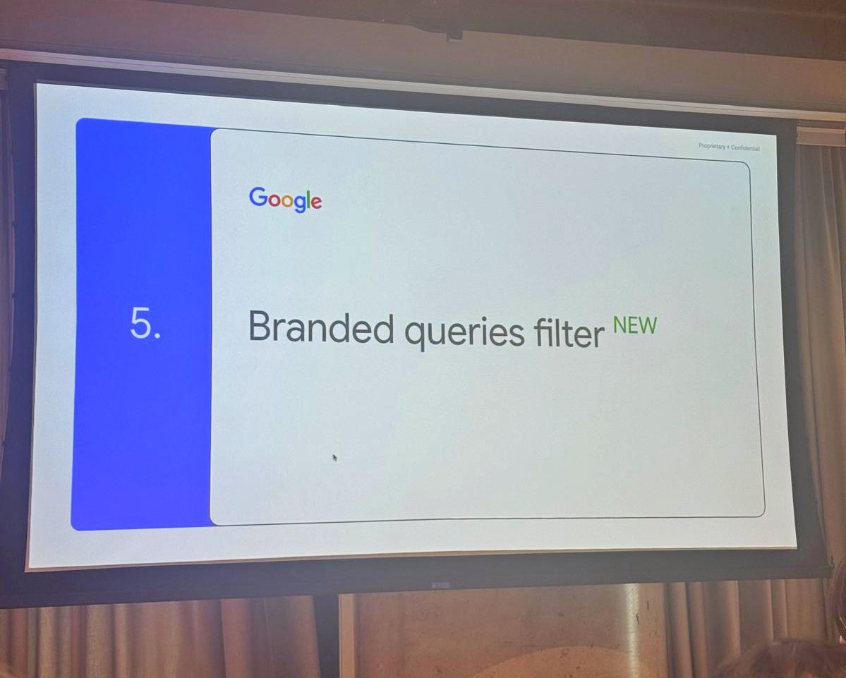 Filtres de requête de marque de la console de recherche Google